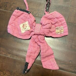 Magnolia Pearl Cotton Linen Louis Bowtie (NWT)